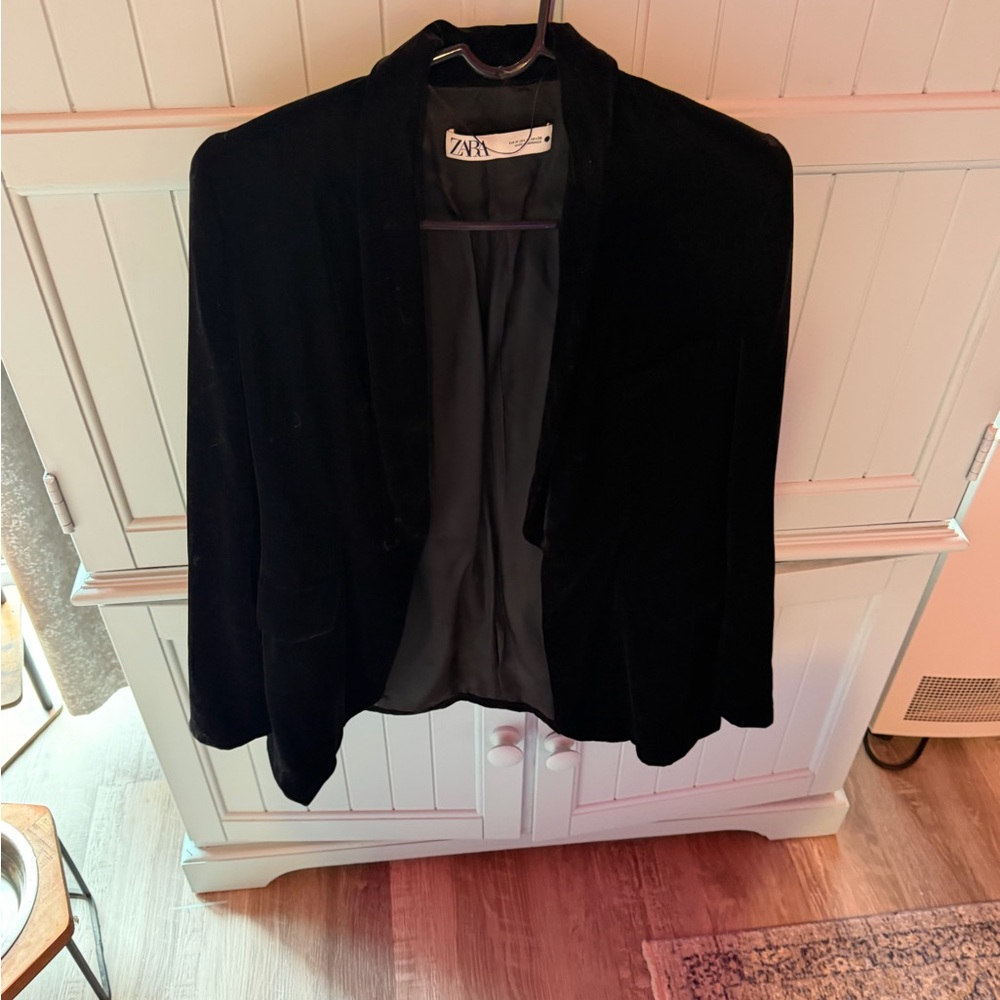 Zara Black Velvet Open-Front Blazer